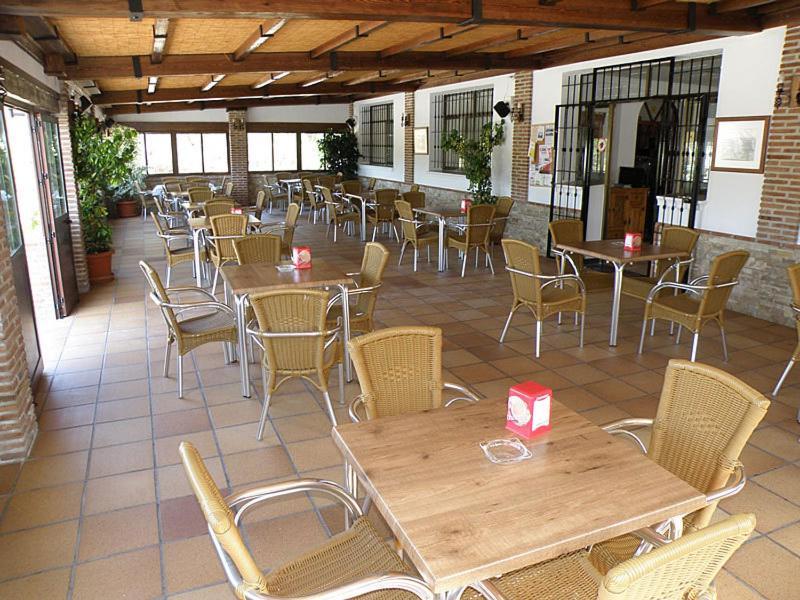 Hostal Las Acacias Los Canos De Meca Zewnętrze zdjęcie