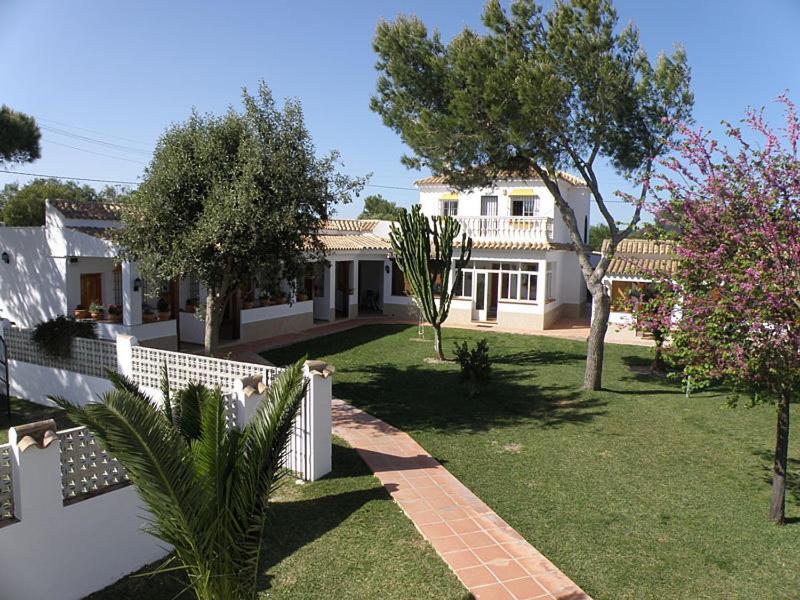 Hostal Las Acacias Los Canos De Meca Zewnętrze zdjęcie